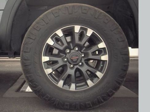 Used 2021 Nissan Titan PRO-4X w/ Pro-4x Convenience Package image 20