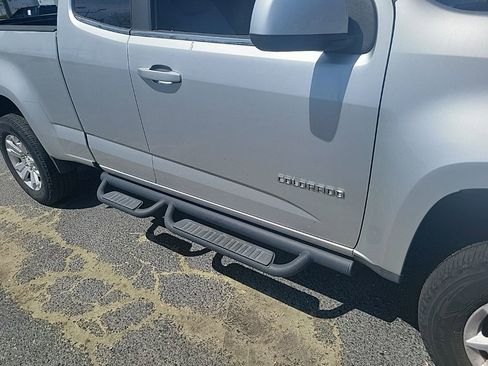 Used 2017 Chevrolet Colorado LT w/ LT Convenience Package image 7