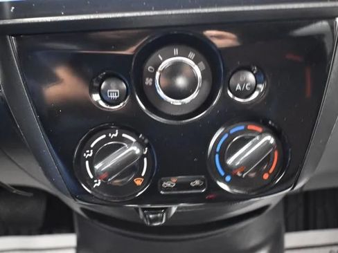 Used 2015 Nissan Versa Note SR FWD image 30
