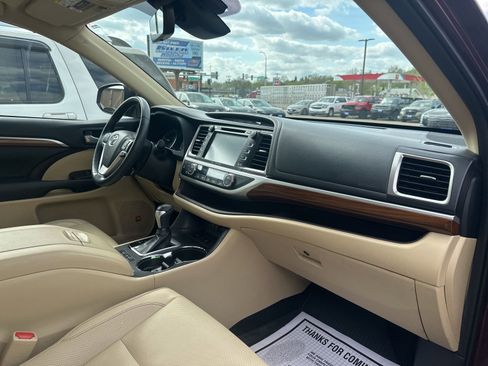 Used 2019 Toyota Highlander Limited Platinum AWD/4WD image 43