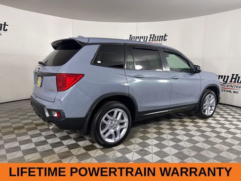 Used 2025 Honda Passport EX-L image 5