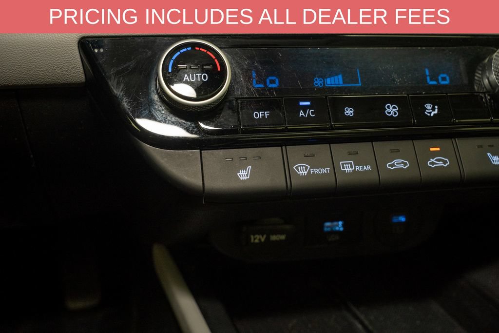 Used 2025 Hyundai Elantra Limited FWD image 15