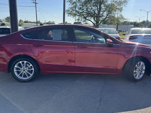 Used 2020 Ford Fusion SE FWD image 9