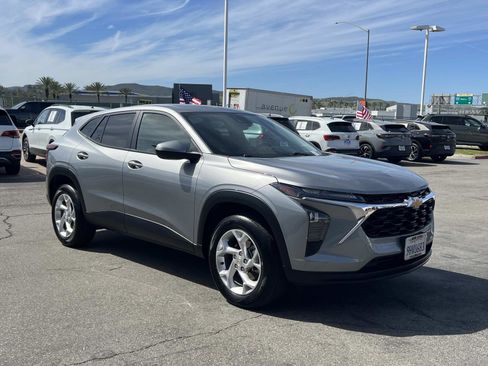 Used 2024 Chevrolet Trax LS w/ LS Convenience Package image 26