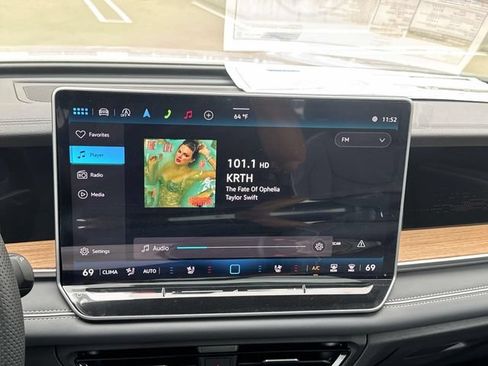 New 2026 Volkswagen Tiguan SEL R-Line AWD/4WD image 23