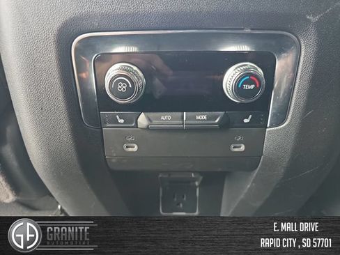 Used 2024 GMC Yukon XL Denali AWD/4WD image 36