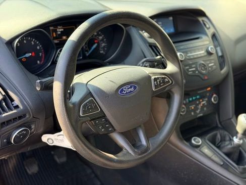 Used 2017 Ford Focus SE image 7