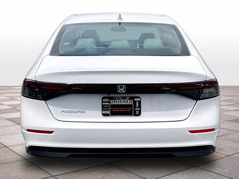 Used 2025 Honda Accord LX image 4