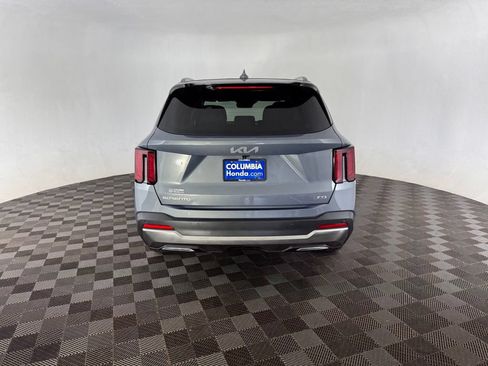 Used 2025 Kia Sorento S AWD/4WD image 6