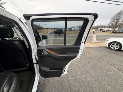 Used 2006 Nissan Pathfinder LE image 26
