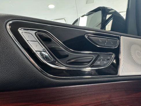 Used 2022 Lincoln Navigator L Reserve AWD/4WD image 11