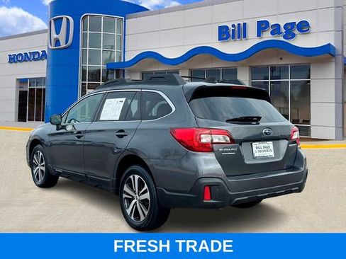 Used 2018 Subaru Outback 2.5i Limited image 3
