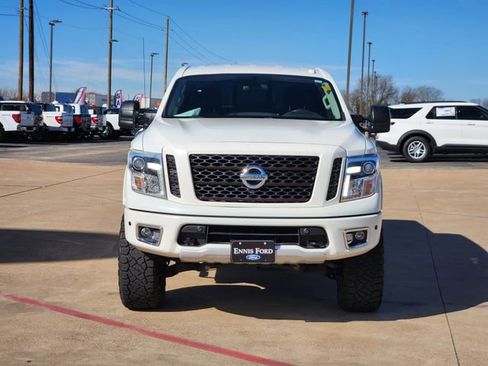 Used 2017 Nissan Titan PRO-4X image 2
