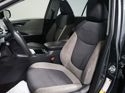 Used 2024 Toyota RAV4 XLE w/ Convenience Package image 27