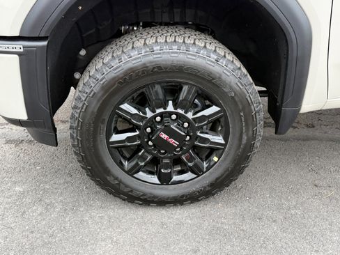 New 2026 GMC Sierra 3500 AT4 image 9