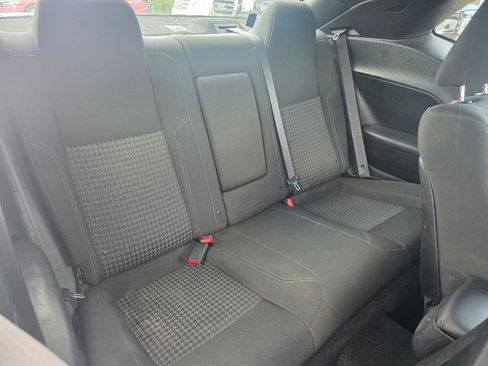 Used 2019 Dodge Challenger SXT RWD image 10