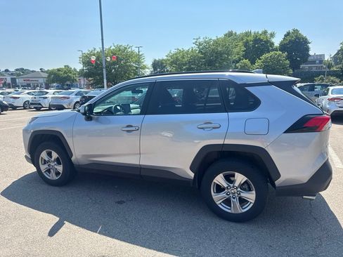 Used 2025 Toyota RAV4 XLE AWD/4WD image 4