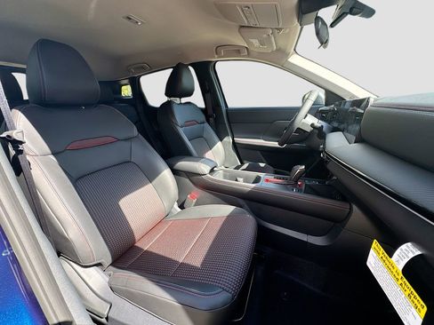 New 2025 Nissan Kicks SR image 28