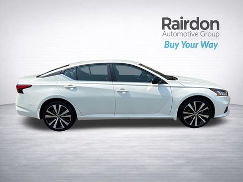 Used 2022 Nissan Altima 2.5 SR AWD/4WD image 8