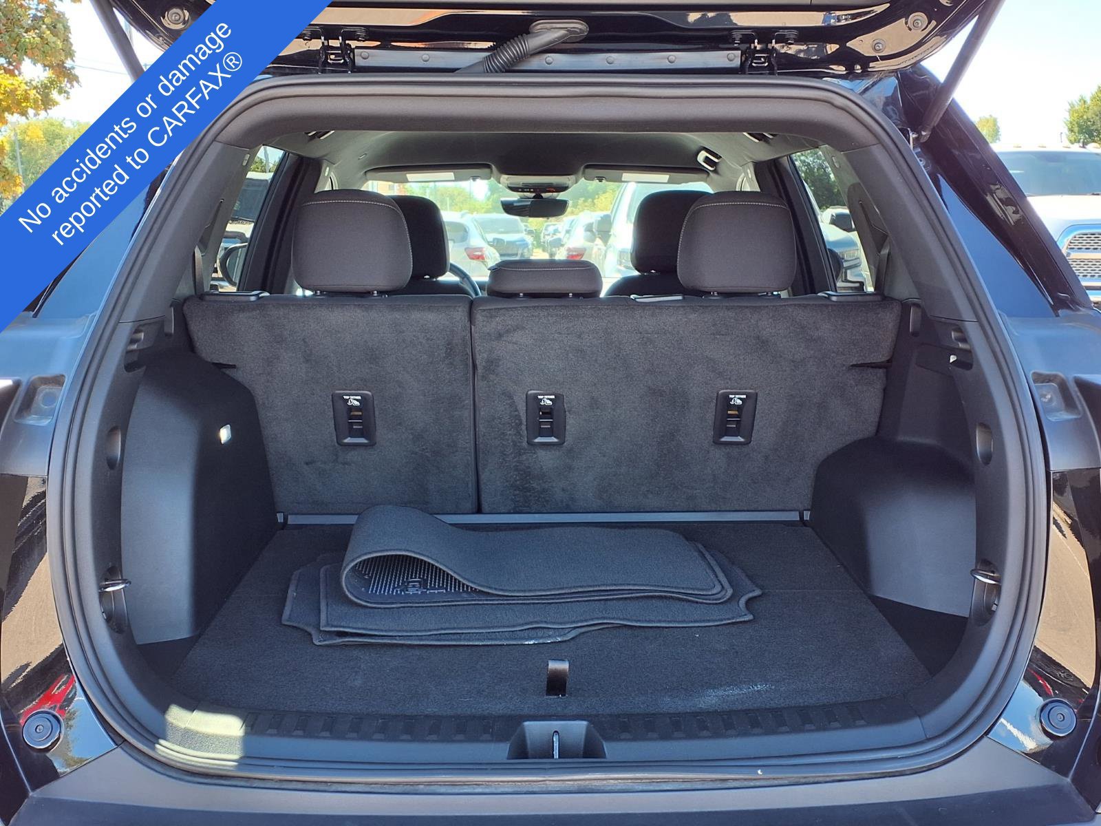Used 2025 Chevrolet Equinox LT w/ Safety and Technology Package FWD image 11