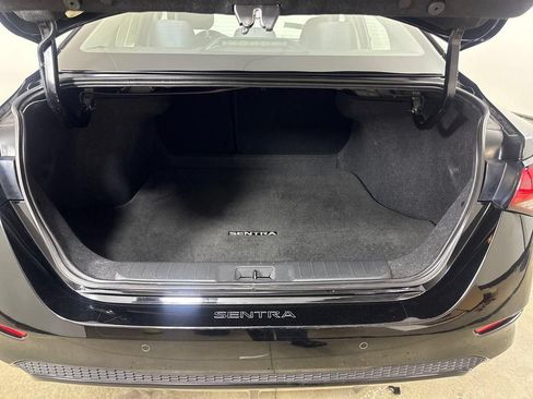 Used 2025 Nissan Sentra SV FWD image 9