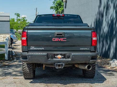 Used 2018 GMC Sierra 2500 Denali w/ Duramax Plus Package AWD/4WD image 5