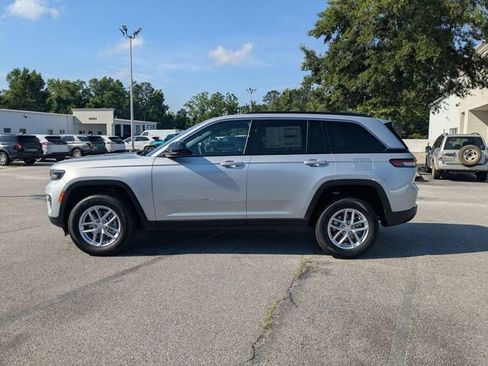 New 2026 Jeep Grand Cherokee Laredo RWD image 6