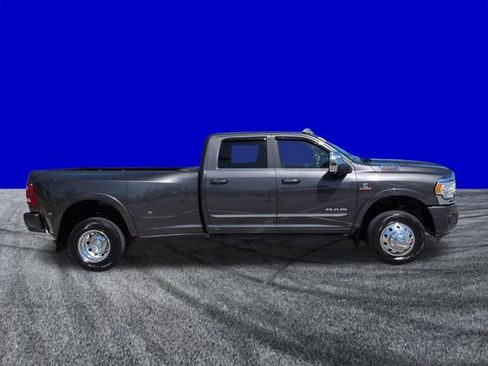 Used 2024 RAM 3500 Limited image 3