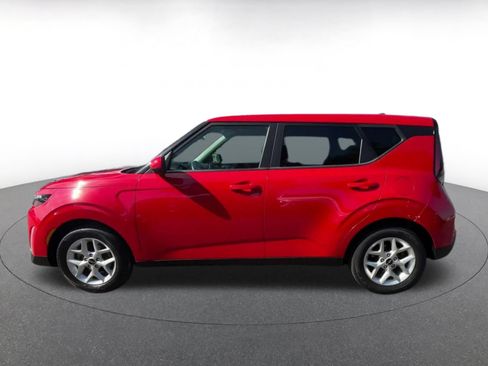 Used 2025 Kia Soul LX w/ LX Technology Package FWD image 7