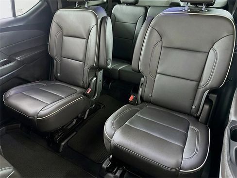 Used 2022 Chevrolet Traverse Premier w/ Redline Edition image 11