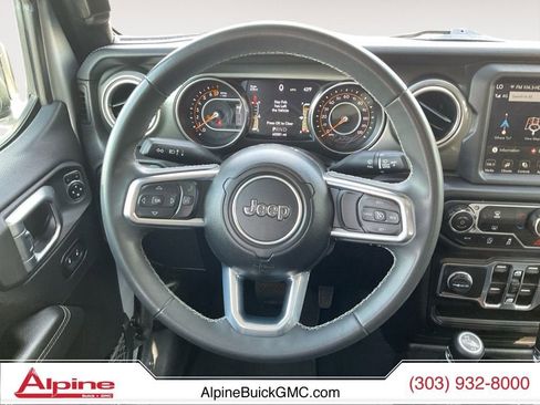 Used 2023 Jeep Gladiator Overland image 12