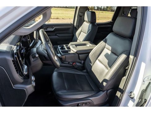 Used 2024 GMC Sierra 1500 SLT image 11