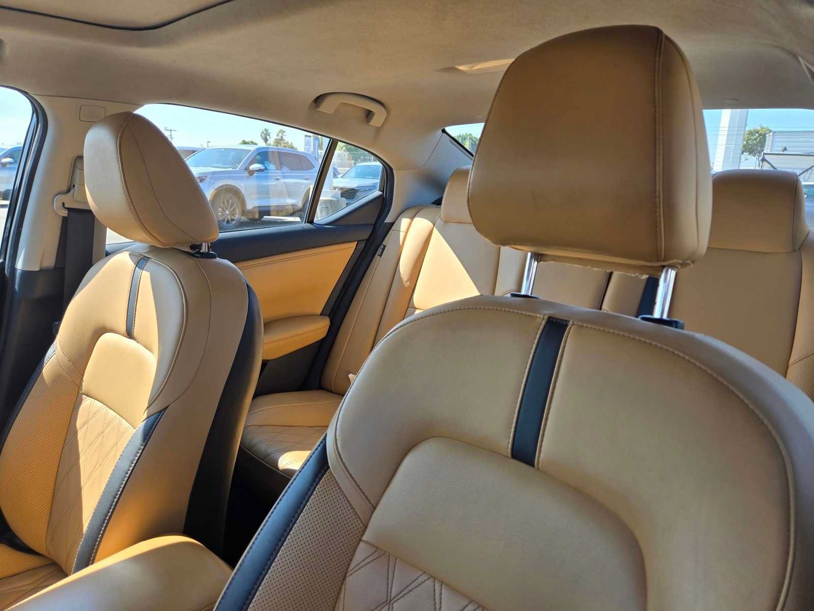 Used 2025 Nissan Sentra SV w/ SV Premium Package FWD image 14