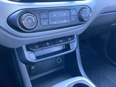 Used 2017 Chevrolet Colorado LT image 31