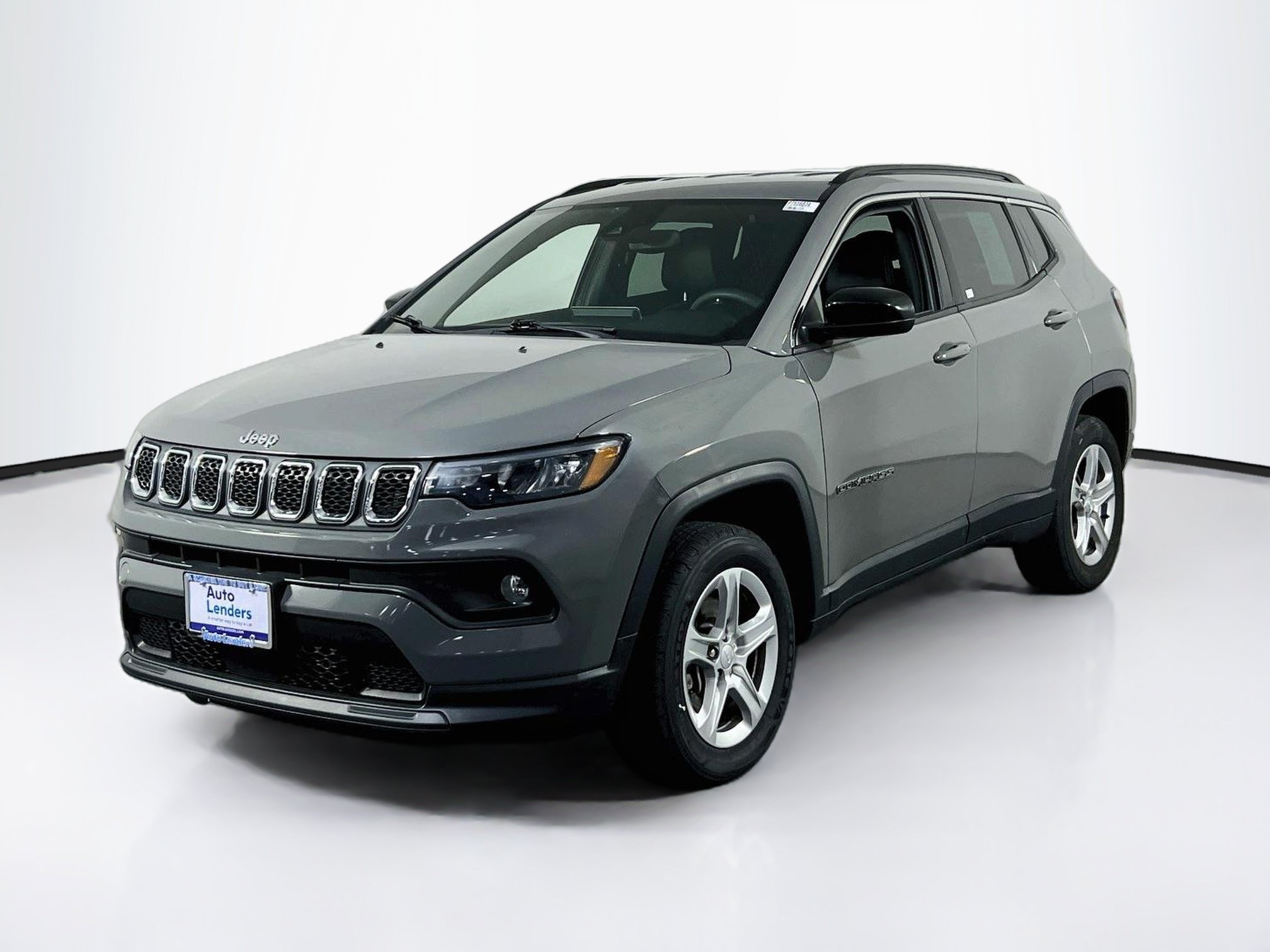 Used 2023 Jeep Compass Latitude AWD/4WD image 1