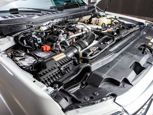 Used 2024 Ford F450 Limited w/ FX4 Off-Road Package image 41