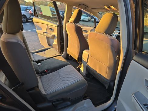 Used 2016 Toyota Prius V Three image 11