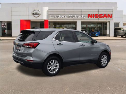 Used 2024 Chevrolet Equinox LT image 3