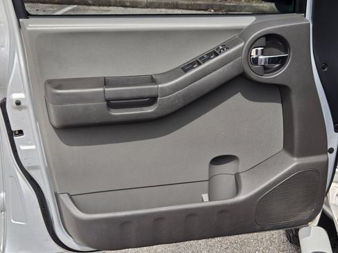 Used 2011 Nissan Xterra S AWD/4WD image 11