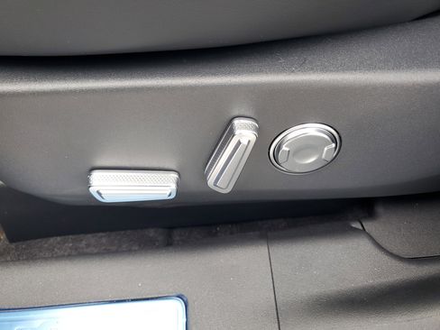 New 2026 Lincoln Nautilus Reserve w/ Jet Appearance Package image 12