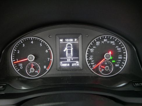 Used 2013 Volkswagen Eos Komfort FWD image 21