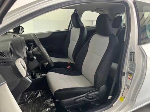 Used 2012 Toyota Yaris LE FWD image 18