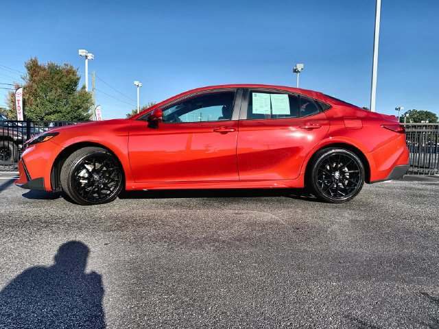 Used 2026 Toyota Camry SE w/ Convenience Package FWD image 5