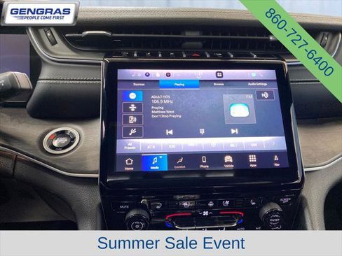 Certified 2025 Jeep Grand Cherokee Limited w/ Luxury Tech Group II AWD/4WD image 18