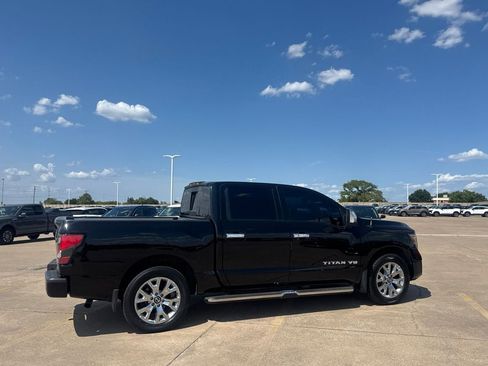 Used 2020 Nissan Titan SL w/ Moonroof Package RWD image 25