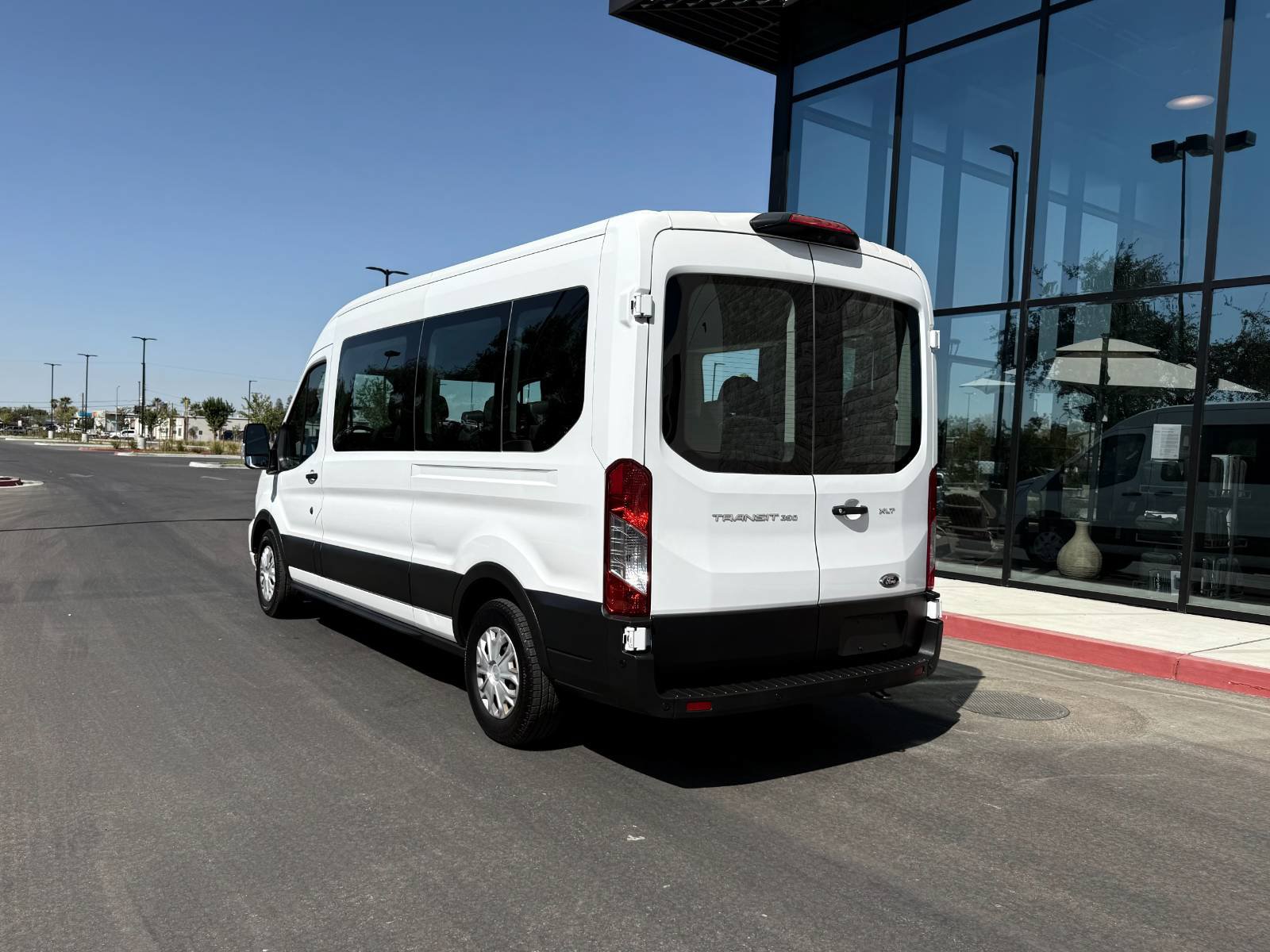Used 2021 Ford Transit 350 XLT RWD image 9
