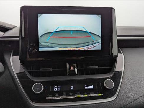 Used 2025 Toyota Corolla LE FWD image 28