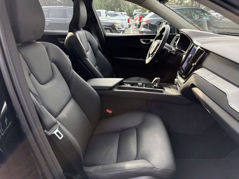 Certified 2025 Volvo XC60 B5 Plus image 33