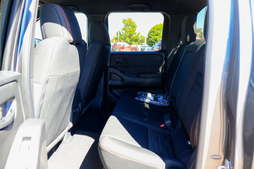 New 2027 Nissan Frontier PRO-4X w/ Pro Convenience Package AWD/4WD image 8