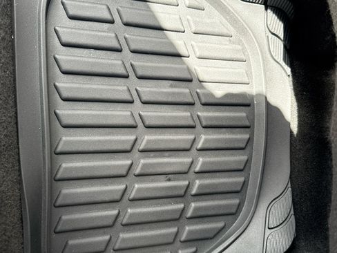 Used 2021 Buick Encore Preferred image 23